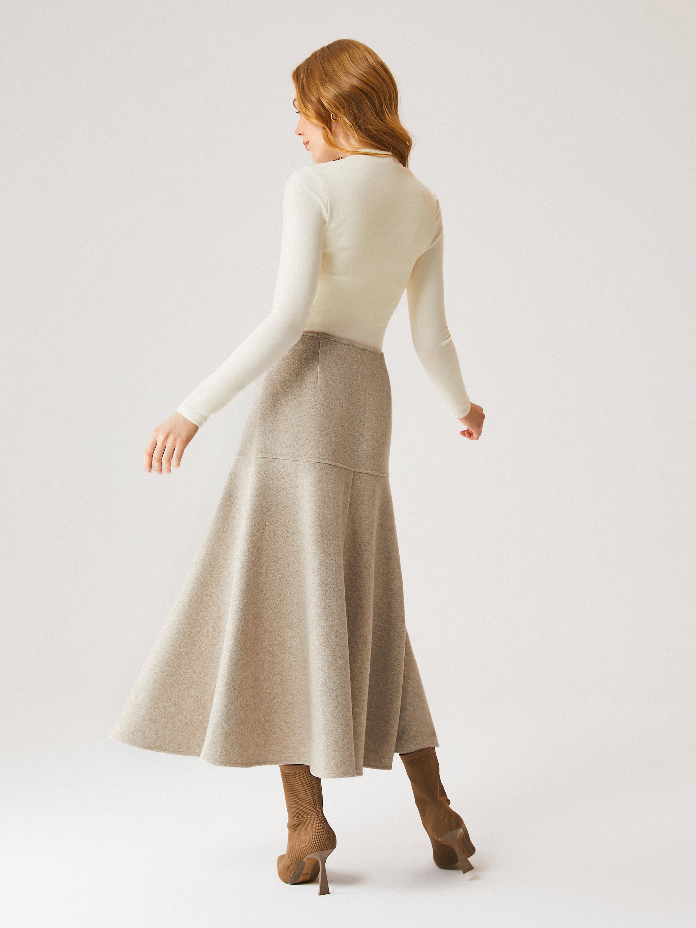 2Pcs Set Ruched Sides Tuckable Mockneck Top & Flared Maxi Skirt