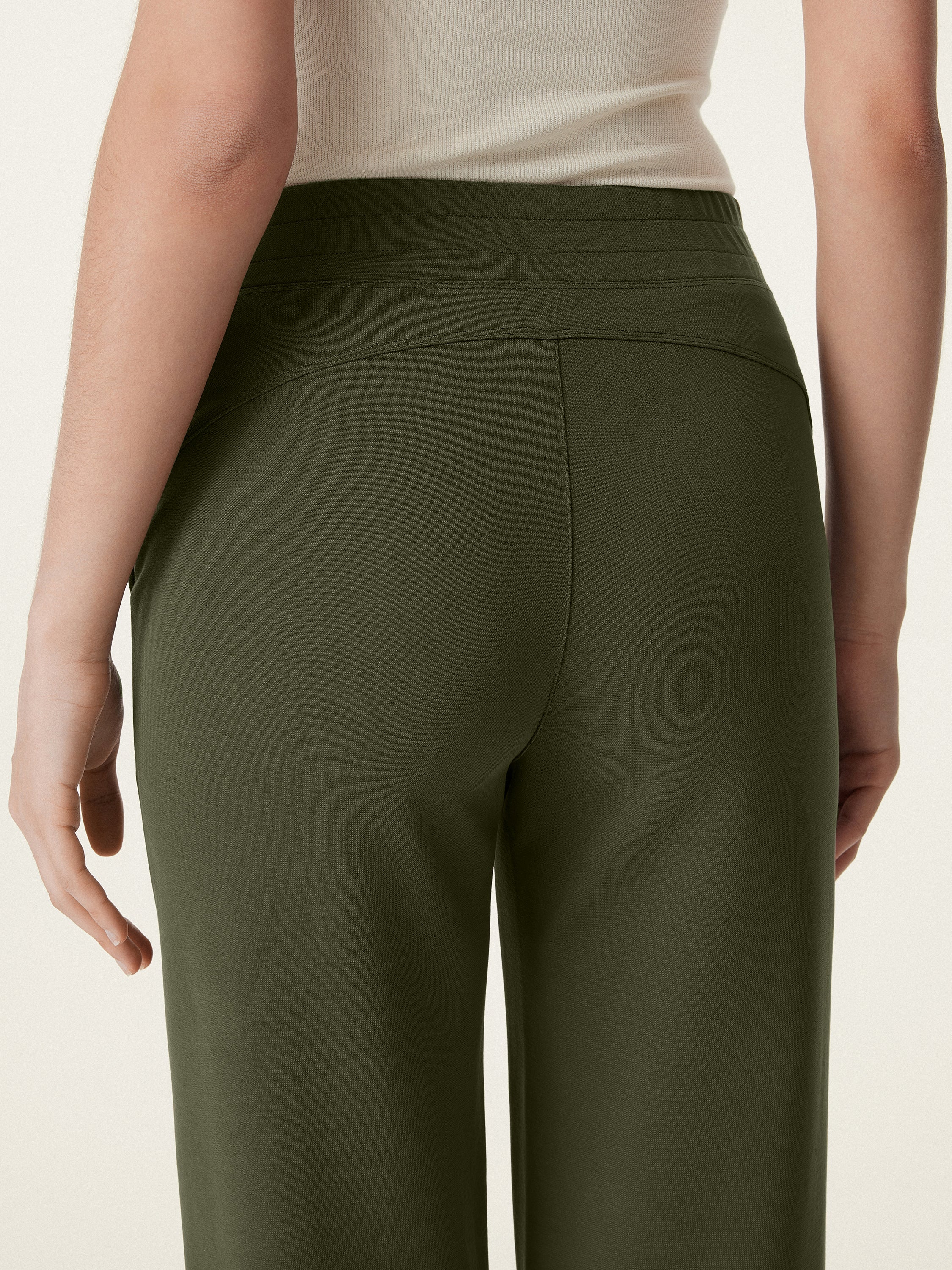 Mid Rise Pull-on Tapered Pants with Pockets