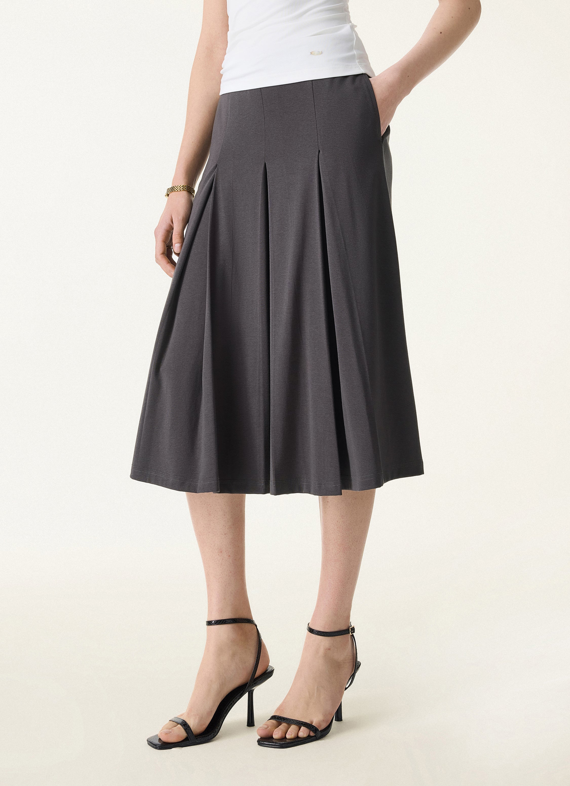 Stretchy Mid Rise A-line Pleated Skirt with Pockets